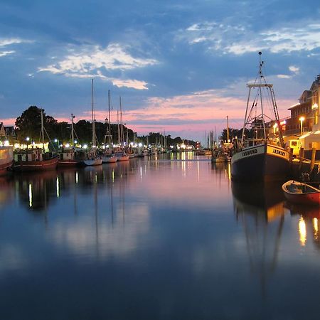 Haus Drei Schwestern, Bernstein Rostock Kültér fotó